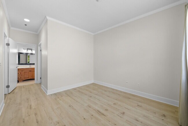 Building Photo - 17161 Alva Rd