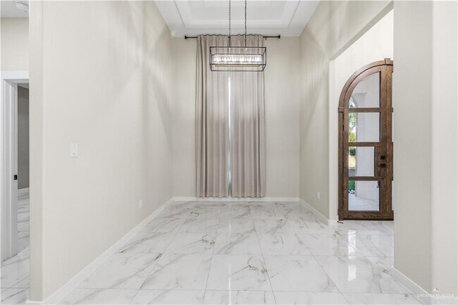 Building Photo - 32 Astrid St