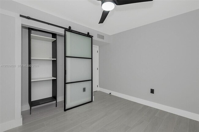 Building Photo - 6653 SW 140th Ave
