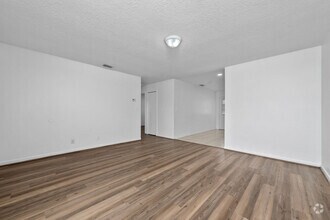 Building Photo - 911 W Orange St