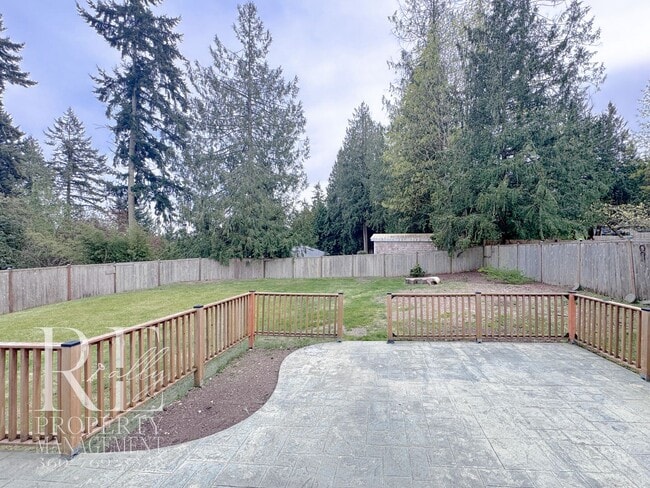 Building Photo - Bright & Spacious Single-Level Home with Dual Living Areas