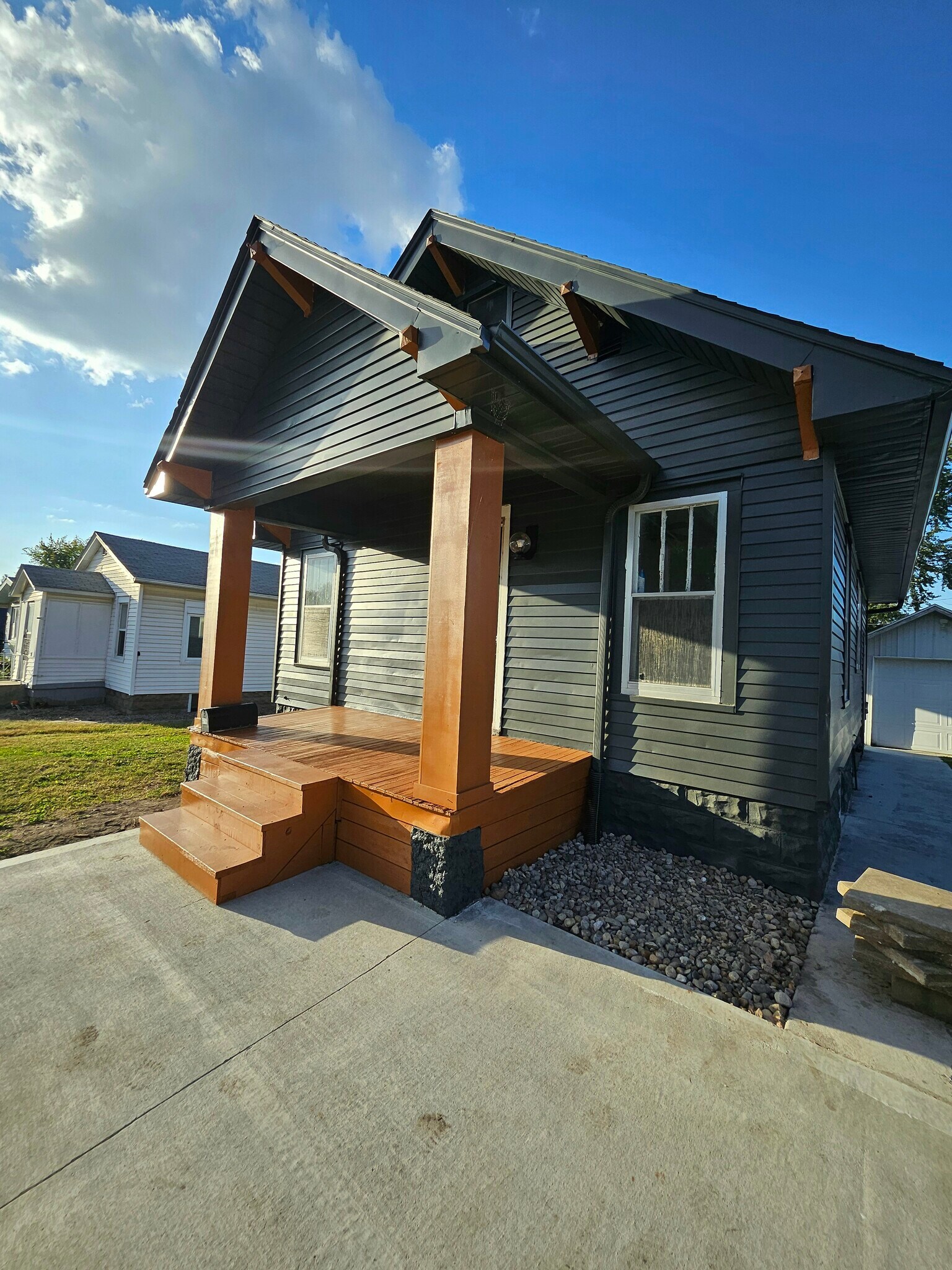 Building Photo - 616 Lee St