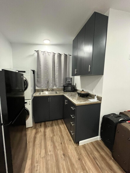 Building Photo - 268 Meadowbrook Dr