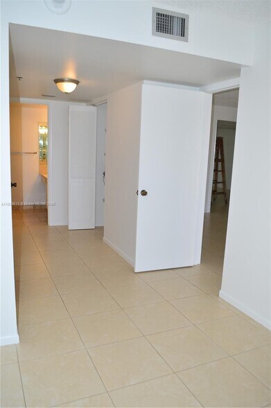 Building Photo - 1201 S Ocean Dr