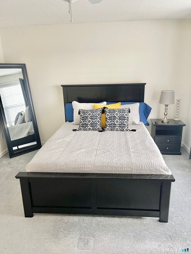 Building Photo - 2390 State St