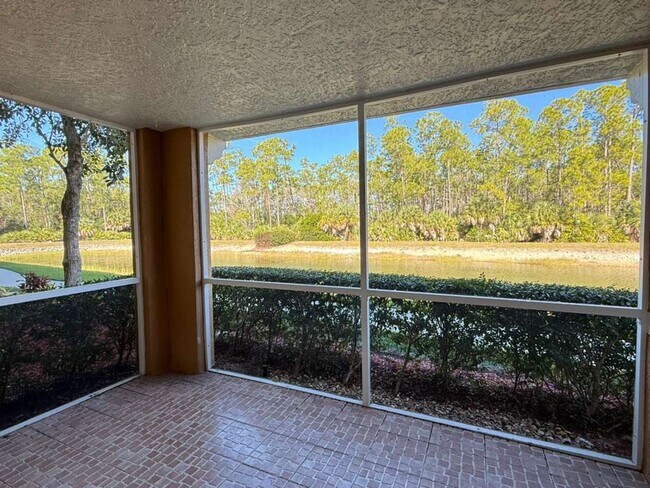 Building Photo - Remodeled, Move-In Ready 3-Bedroom Condo in Prime Naples Location