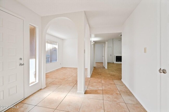 Building Photo - 2602 W Winchcomb Dr