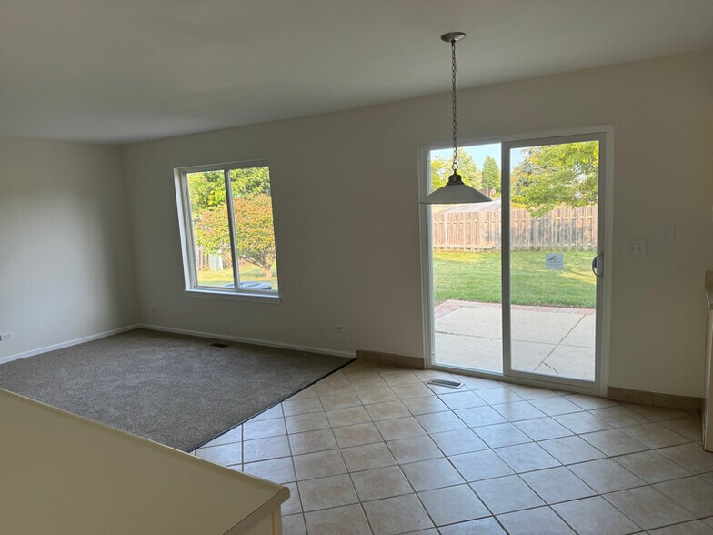 Building Photo - 6 Lansbury Ct