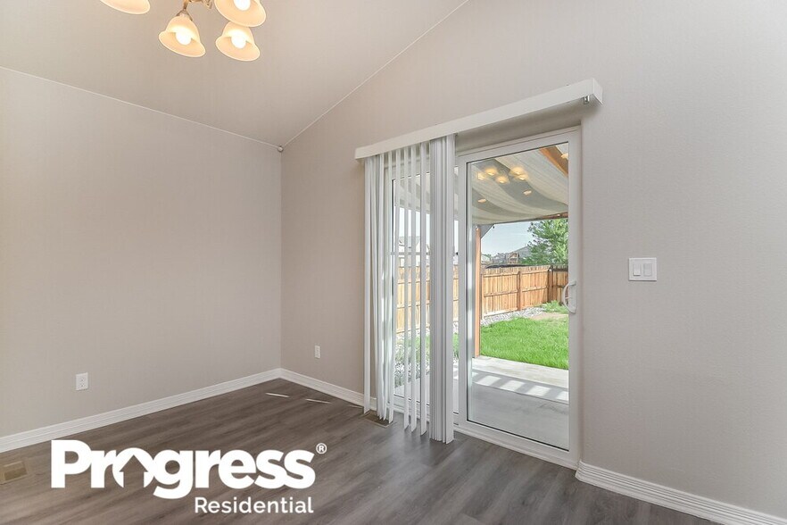 Building Photo - 6863 Phantom Way