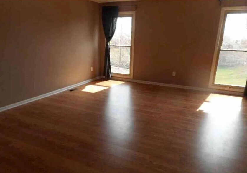 Building Photo - 49760 Potomac Ct