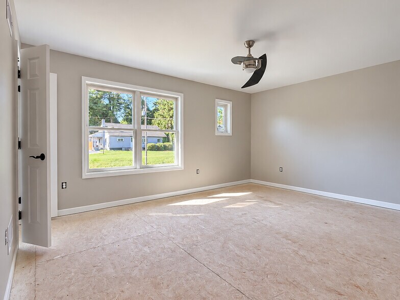 Building Photo - 811 Hopeland Rd