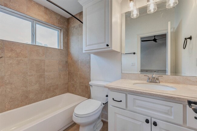 Building Photo - 5410 Valerie St