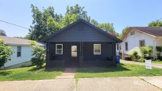 Building Photo - 1710 Oakwood Ave