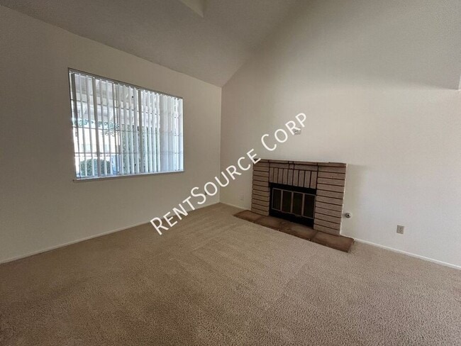 Building Photo - 1304 Kings Rd