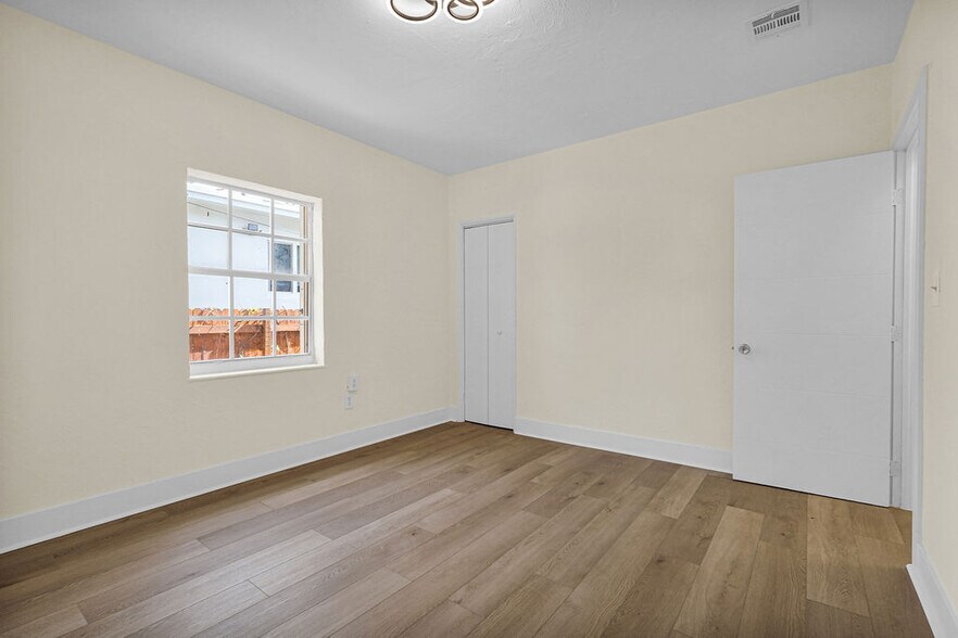 Building Photo - 47 NW 49th St