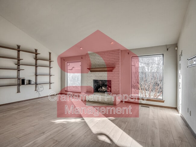 Building Photo - 2704 Silvertree Dr