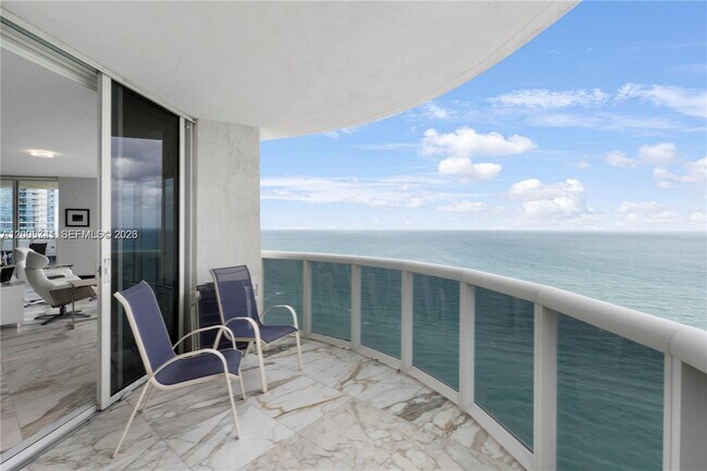 Building Photo - 17201 Collins Ave