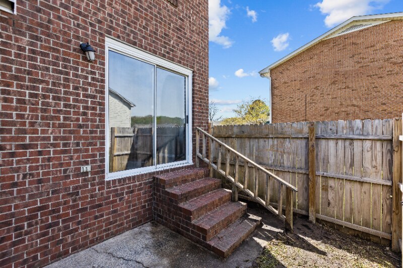 Building Photo - 100 Mosby Cir