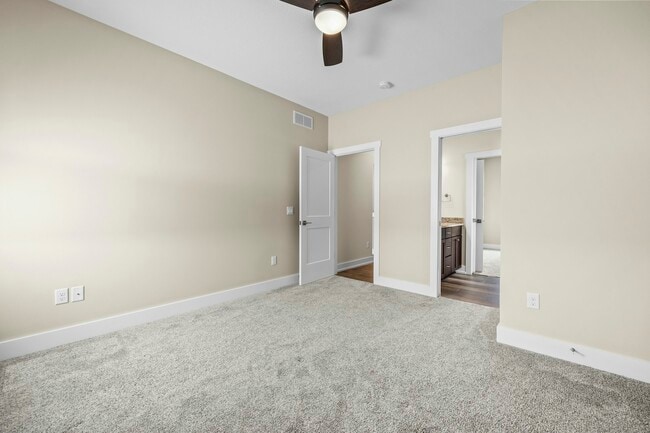 Building Photo - 37 Briarcrest Dr