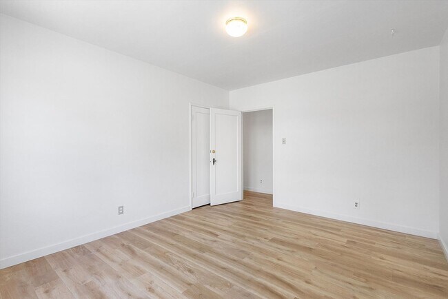 Building Photo - 2432 Webb Ave