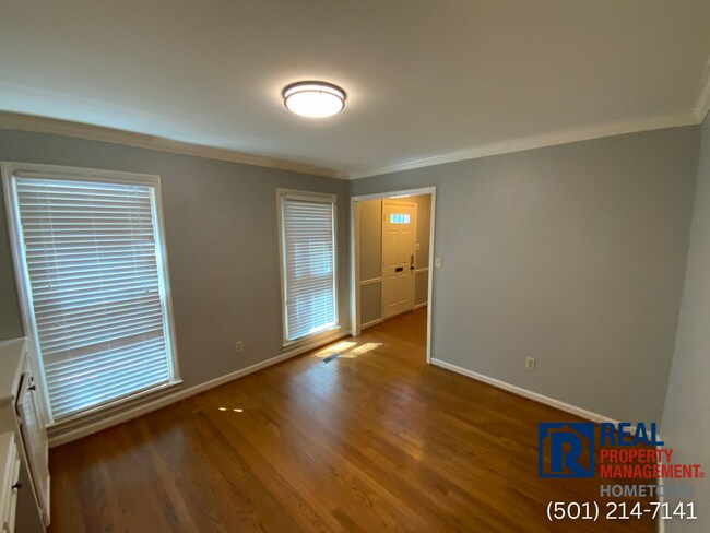 Building Photo - 711 Shea Dr