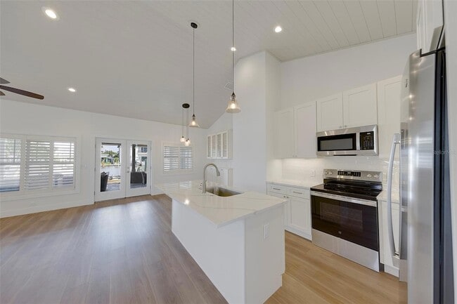 Building Photo - 210 176th Terrace E