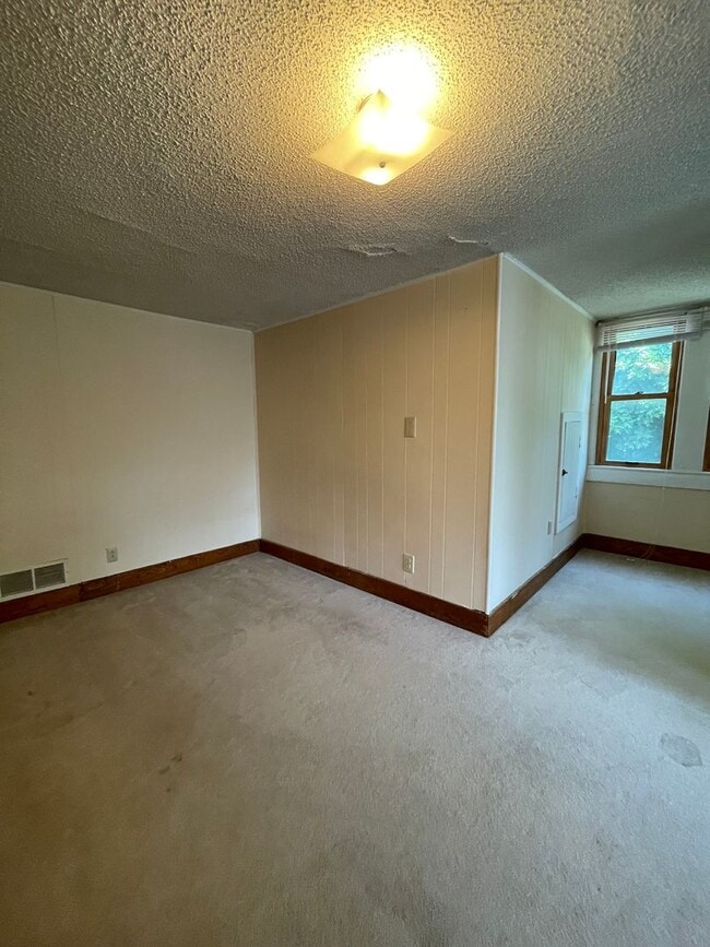 Building Photo - 1127 Market St