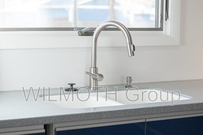 Building Photo - 10327 Orchard Park Dr W