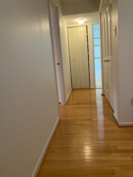 Hallway to BR - 658 15th St S