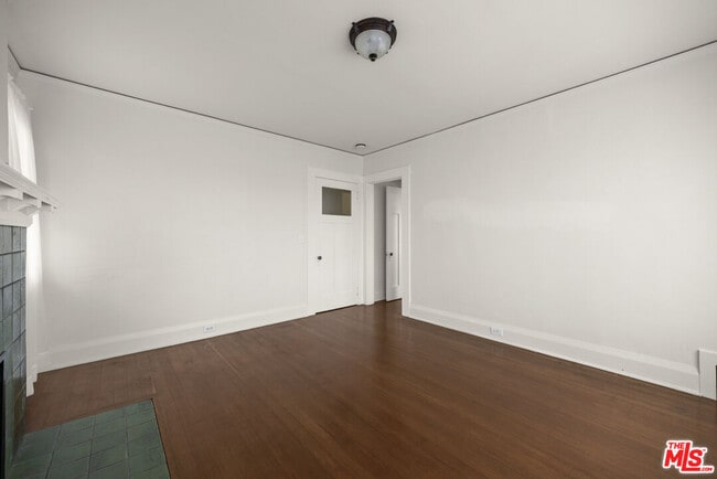 Building Photo - 2027 3rd St