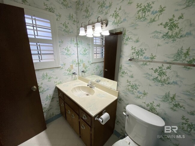 Building Photo - 22022 Nelson St