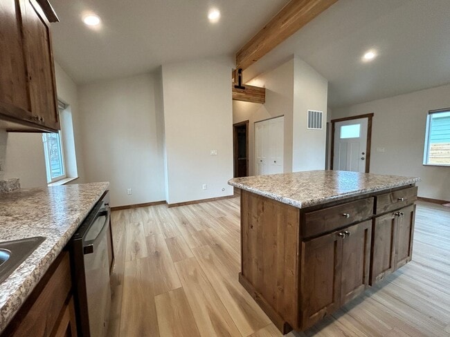Building Photo - Brand New, Energy Efficient, 2 Bed, 1 Bath Home in Hamilton