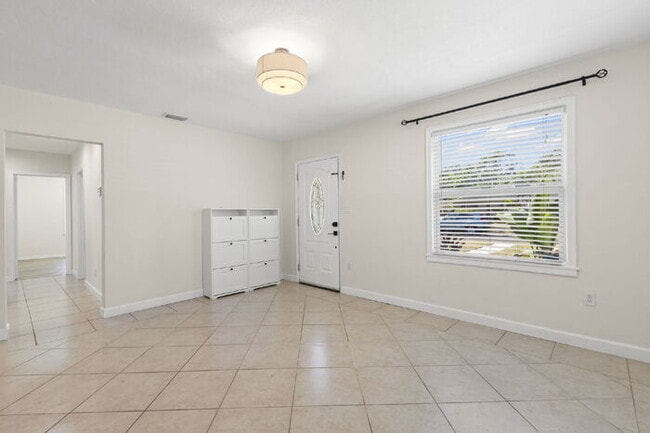 Building Photo - 3505 Prescott St N