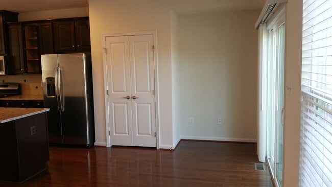 Building Photo - 45986 Iron Oak Terrace