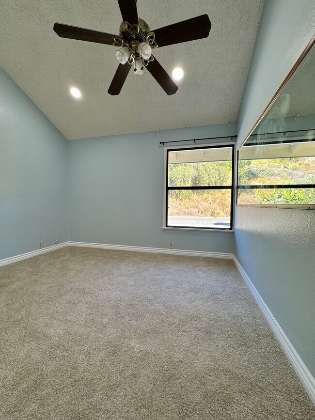 Building Photo - 9941 Mozelle Ln