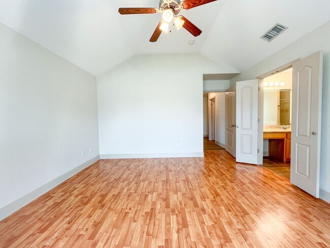 Building Photo - 6000 Boxelder Trail