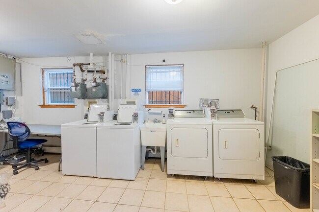 Building Photo - 4149 N Tripp Ave
