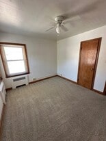 Building Photo - 933 Glenview Ave