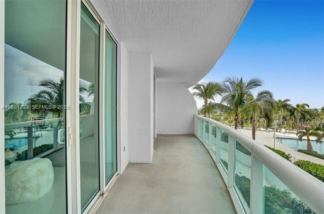 Building Photo - 7900 Harbor Island Dr