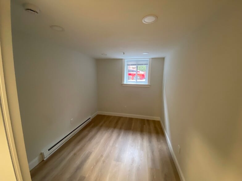 Building Photo - 529 Beacon St