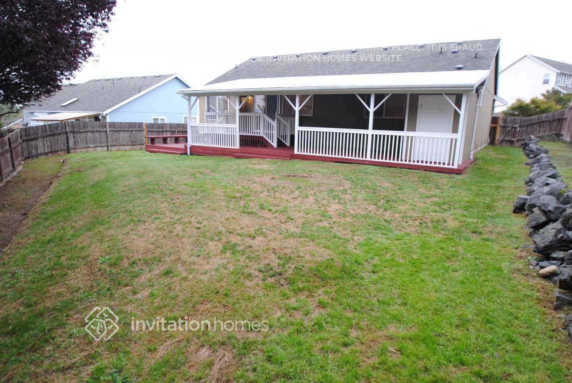 Building Photo - 6812 76th Dr NE