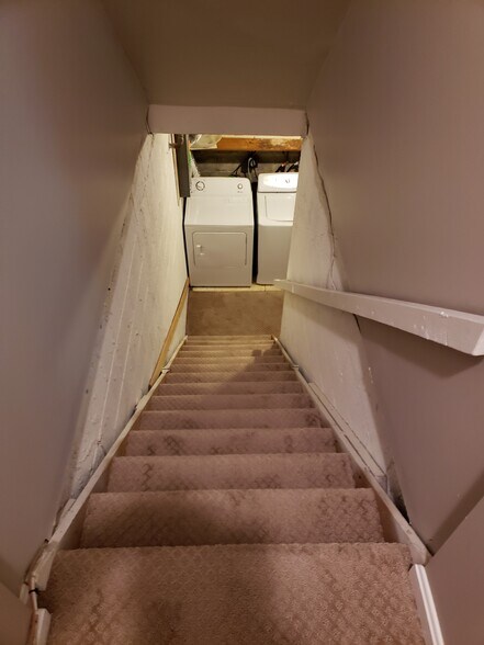 Building Photo - 9164 Broken Oak Pl