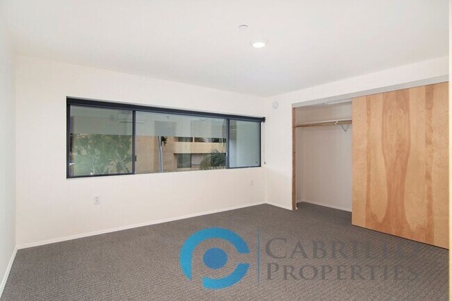 Building Photo - 2870 Fourth Ave