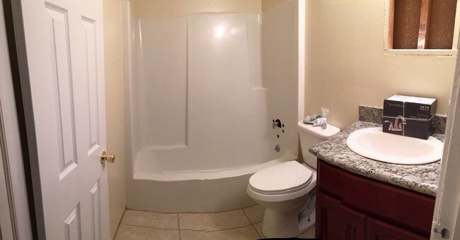 Primary Photo - 723 Adams St