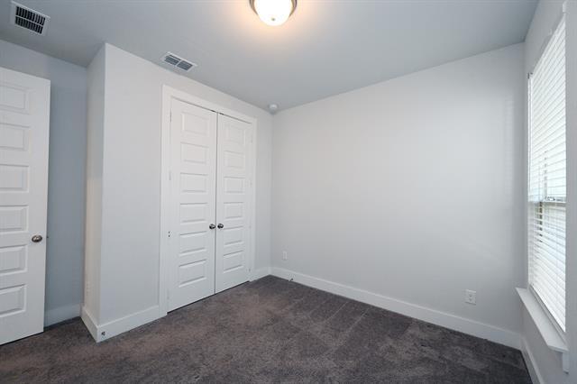 Building Photo - 2613 Chevy Chase Dr