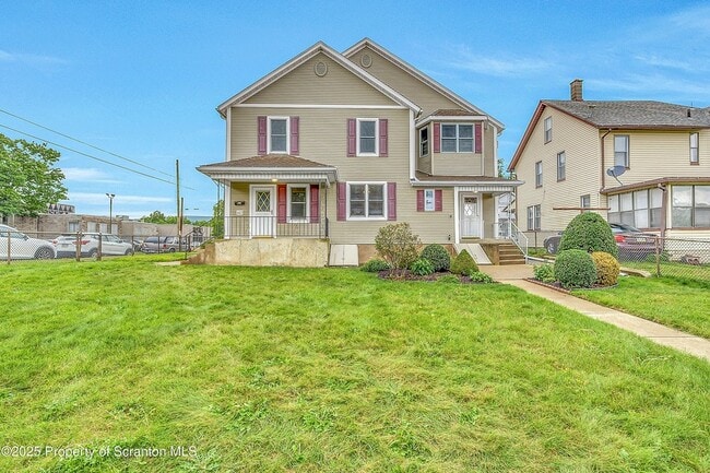 Building Photo - 443 14th Ave