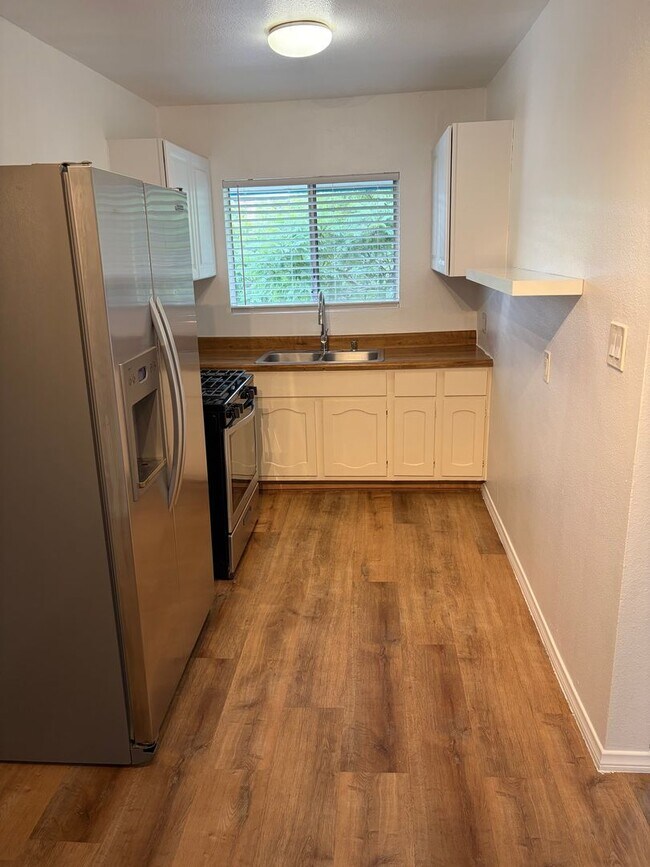 Building Photo - 534 Santa Clara Ave