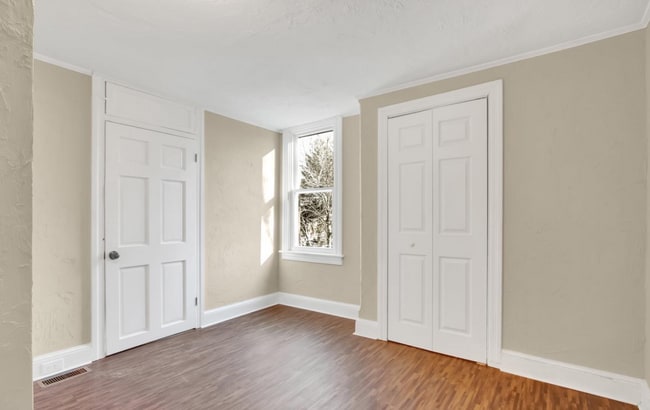 Building Photo - Coming Soon! Charming 4 Bedroom Home in York City!