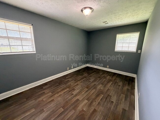 Building Photo - 1512 Waverly Way
