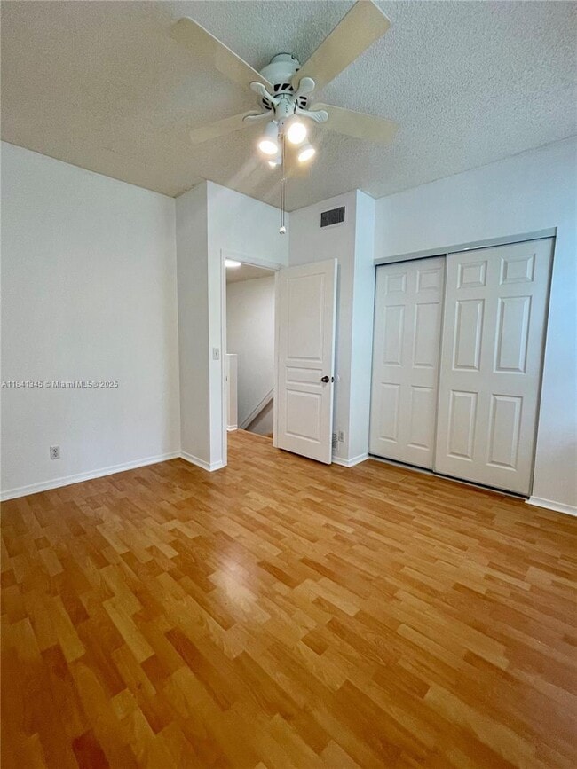 Building Photo - 207 Mallory Ct